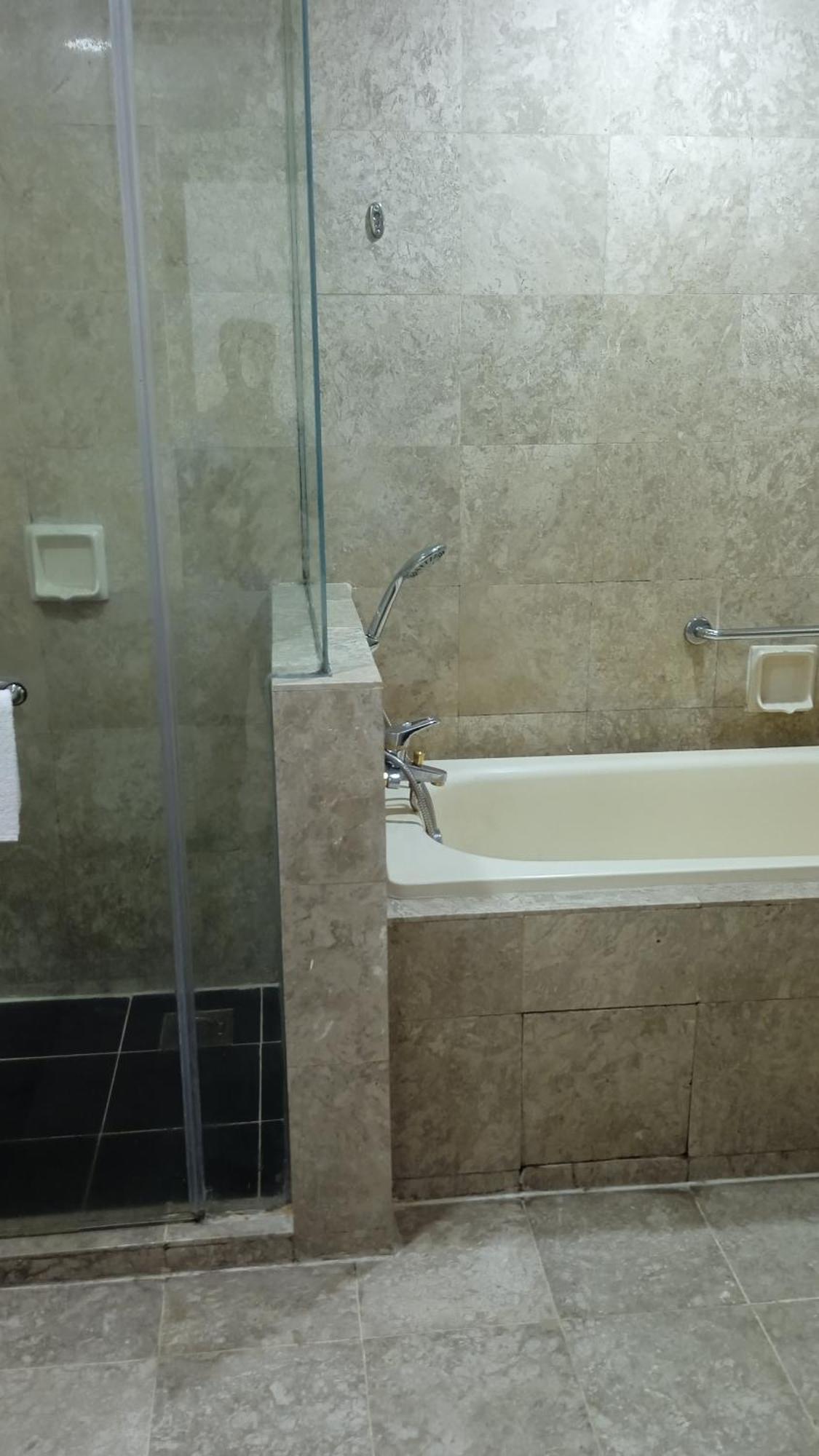Apartment Visitor Service Suits At Times Square Bukitbintang K L *